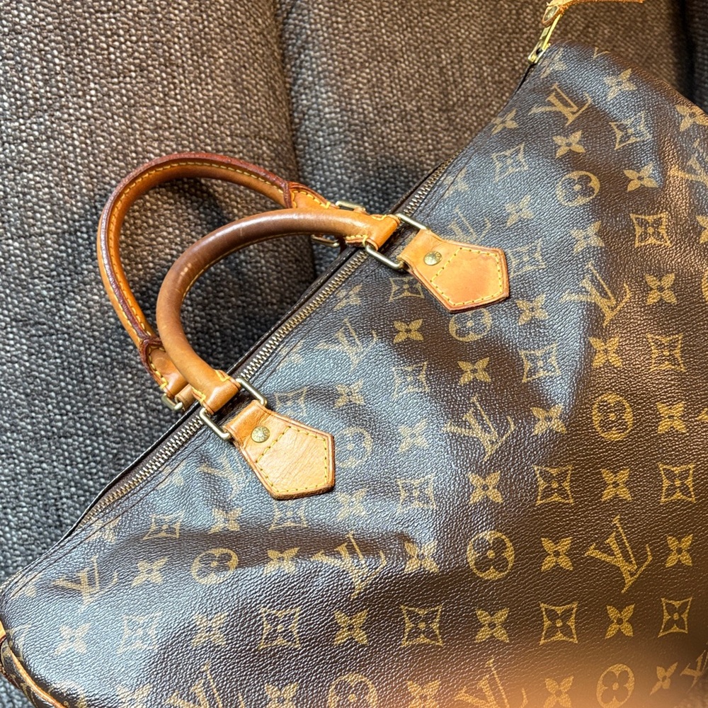 Louis Vuitton Speedy 40 Monogram Boston Bag- Preowned - Picture 9 of 17